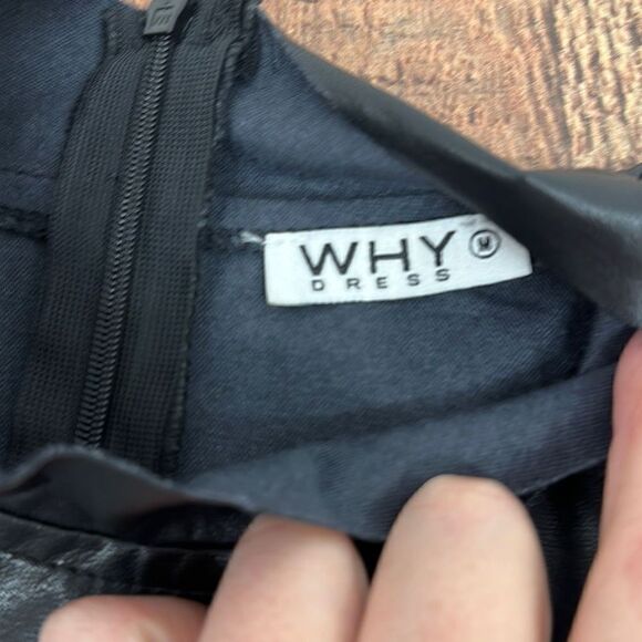 Chic Black Women's Blouse - Picture 5 of 8